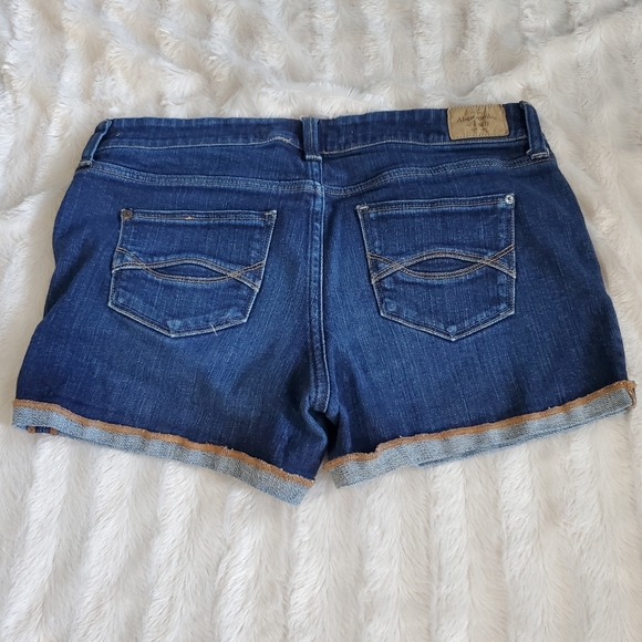 ABERCROMBIE & FITCH~ PERFECT STRETCH DENIM SHORTS! - Picture 6 of 11